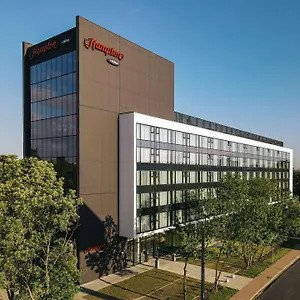 3* מלון Hampton By Hilton Reduta